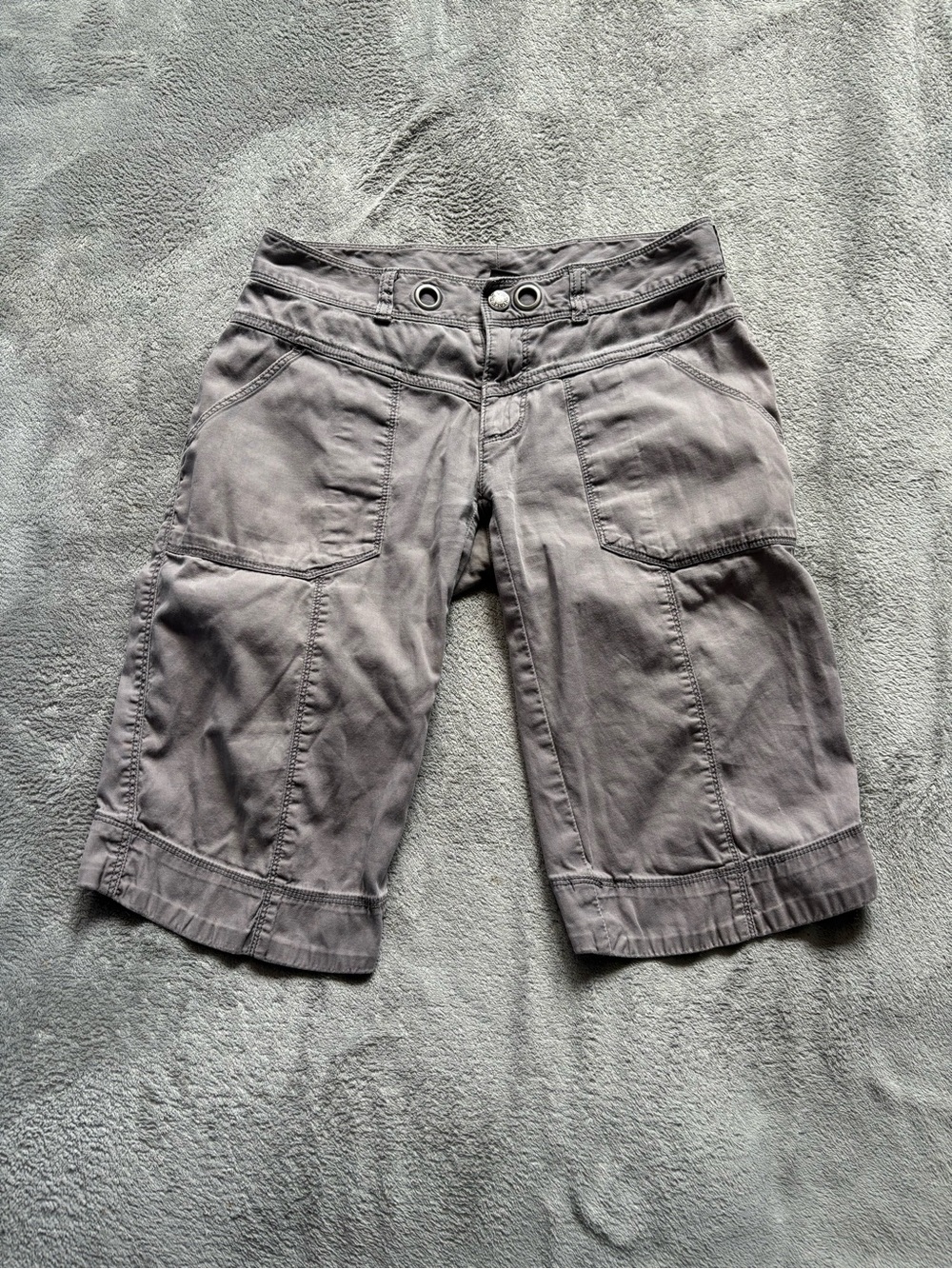 The North Face Women's Bermuda Shorts Size 0 Inseam 13" Gray (See Pictures)